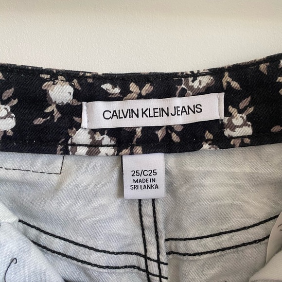 Floral Calvin Klein Jeans Denim Skirt - Picture 3 of 3